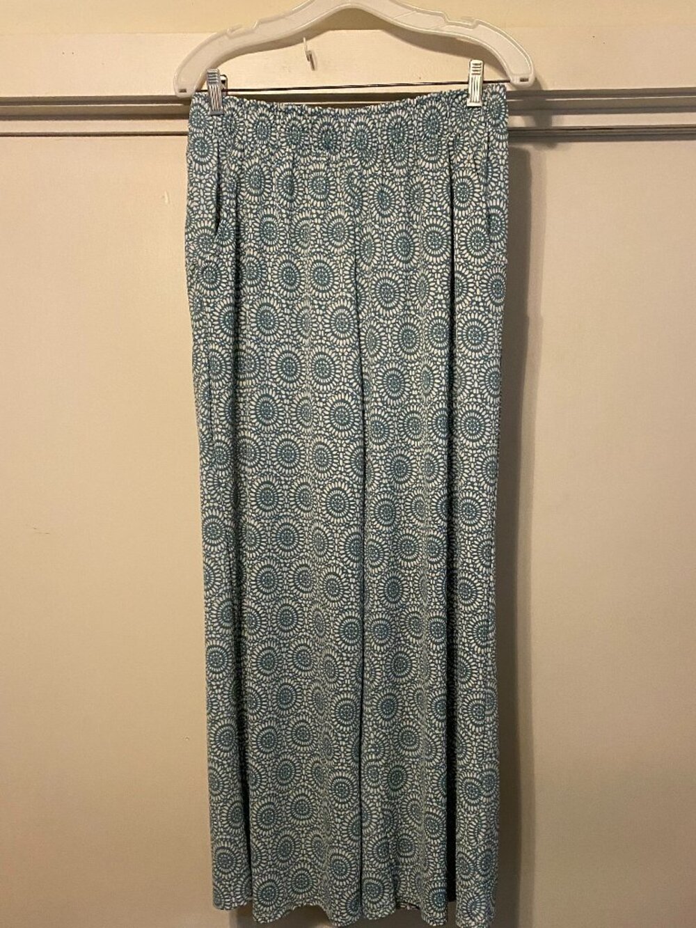 SJS, stretch waist, green & white, wide leg pants w/pockets, size XLP